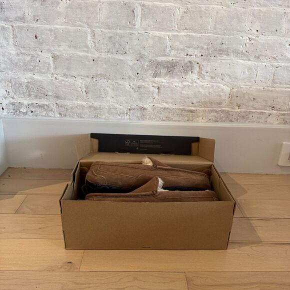 UGG Men's Ascot Slipper NWT - Picture 4 of 8